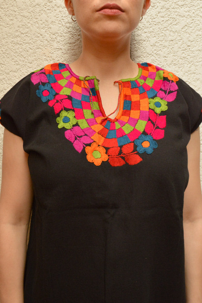 Embroidered Mexican Blouse | Black - Alebrije Huichol Mexican Folk art magiamexica.com