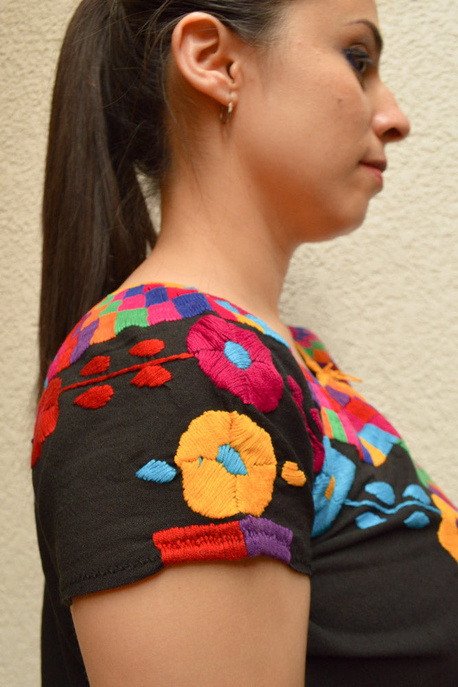 Embroidered Mexican Blouse | Black - Alebrije Huichol Mexican Folk art magiamexica.com