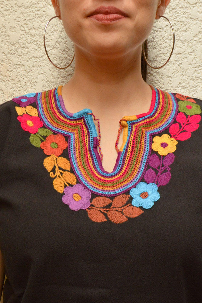 Embroidered Mexican Blouse | Black - Alebrije Huichol Mexican Folk art magiamexica.com