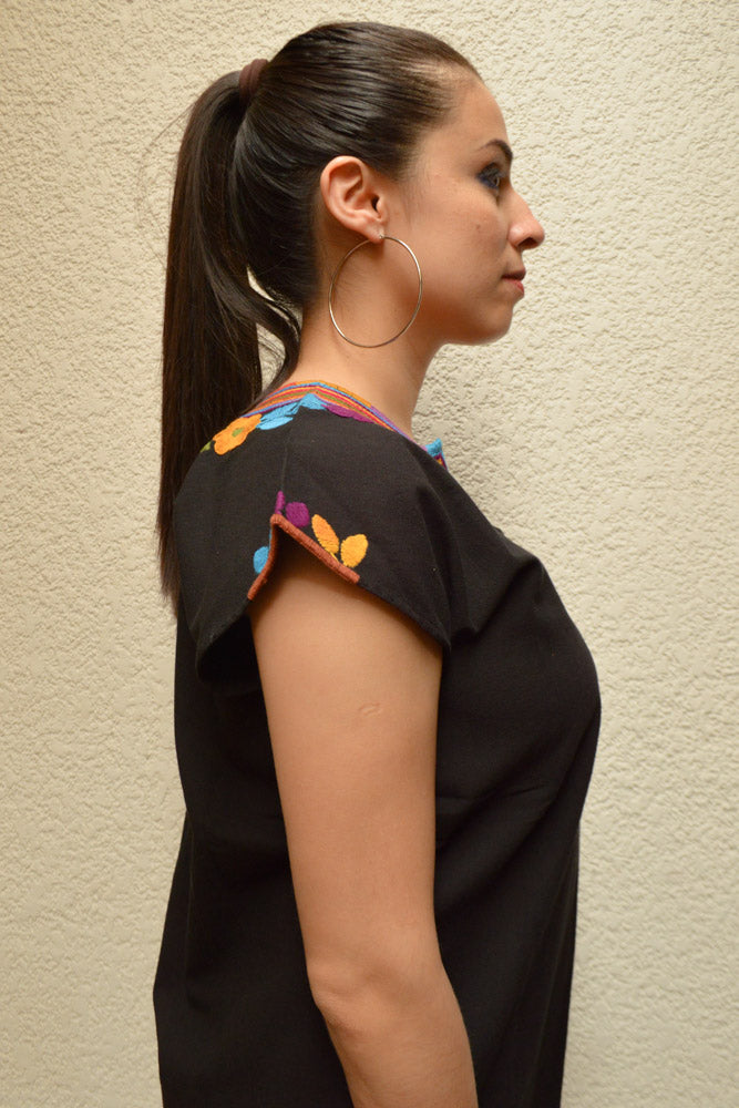 Embroidered Mexican Blouse | Black - Alebrije Huichol Mexican Folk art magiamexica.com