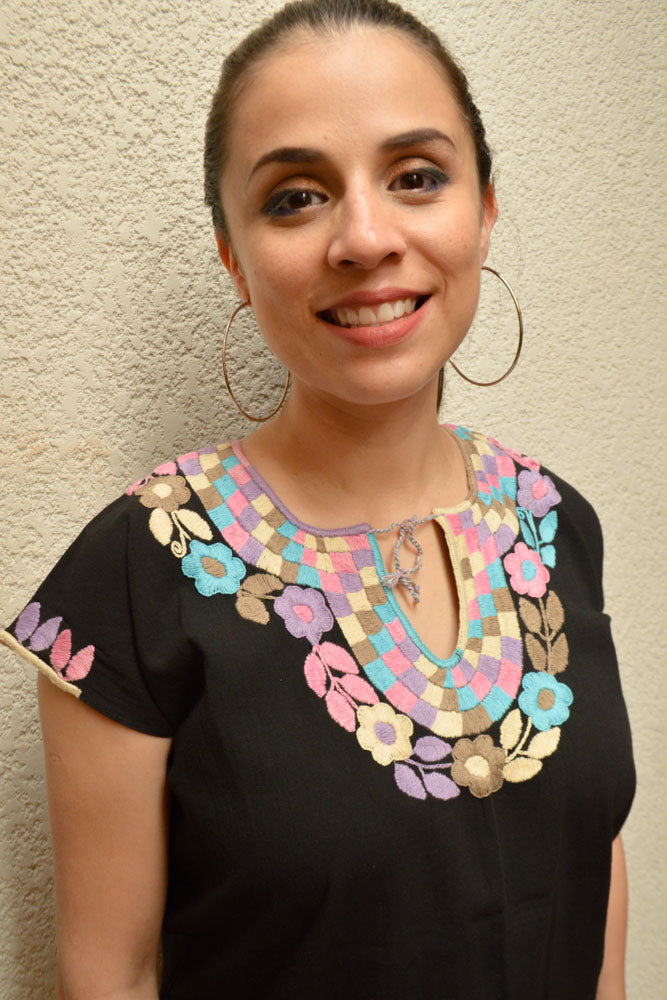 Embroidered Mexican Blouse | Black - Alebrije Huichol Mexican Folk art magiamexica.com