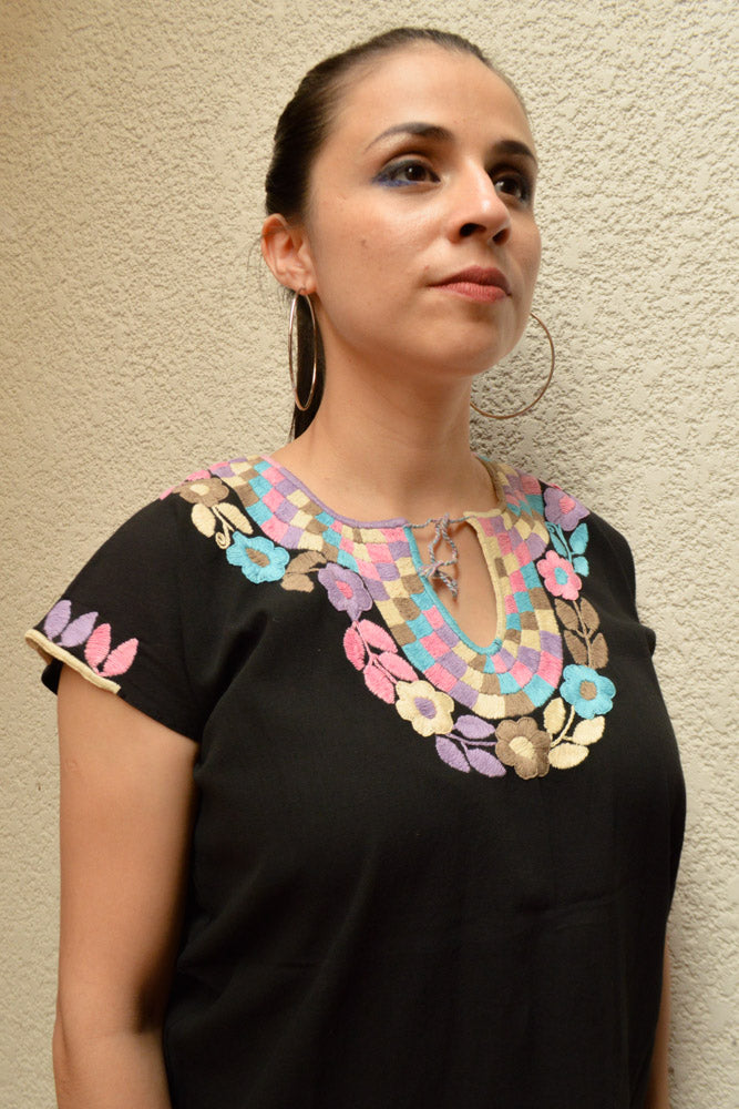 Embroidered Mexican Blouse | Black - Alebrije Huichol Mexican Folk art magiamexica.com