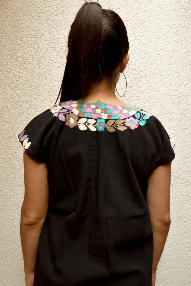 Embroidered Mexican Blouse | Black - Alebrije Huichol Mexican Folk art magiamexica.com