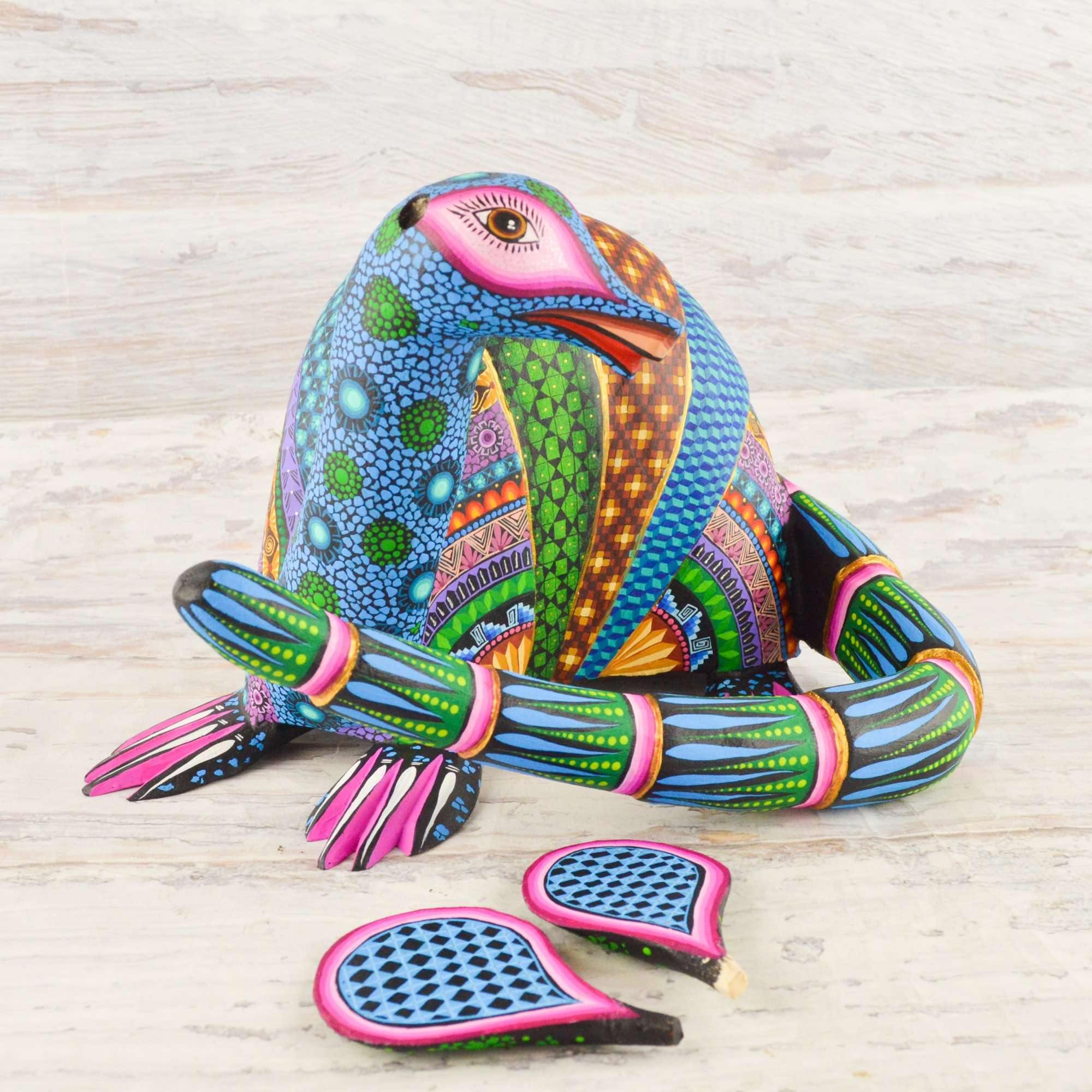 Armadillo Alebrije Oaxacan Wood Carving - Alebrije Huichol Mexican Folk art magiamexica.com
