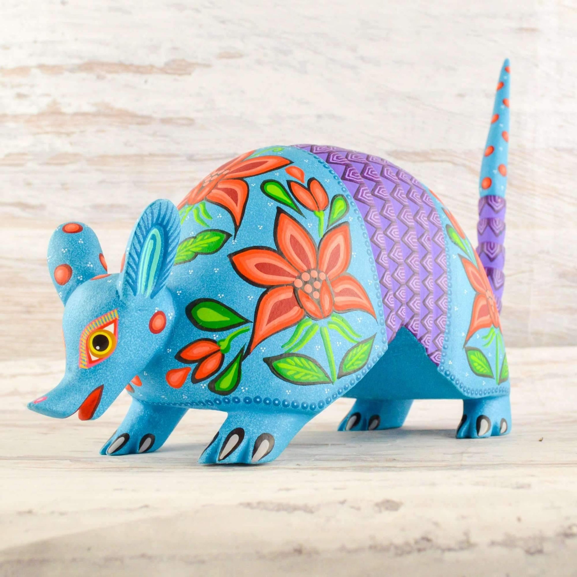 Armadillo Alebrije Oaxacan Wood Carving - Alebrije Huichol Mexican Folk art magiamexica.com