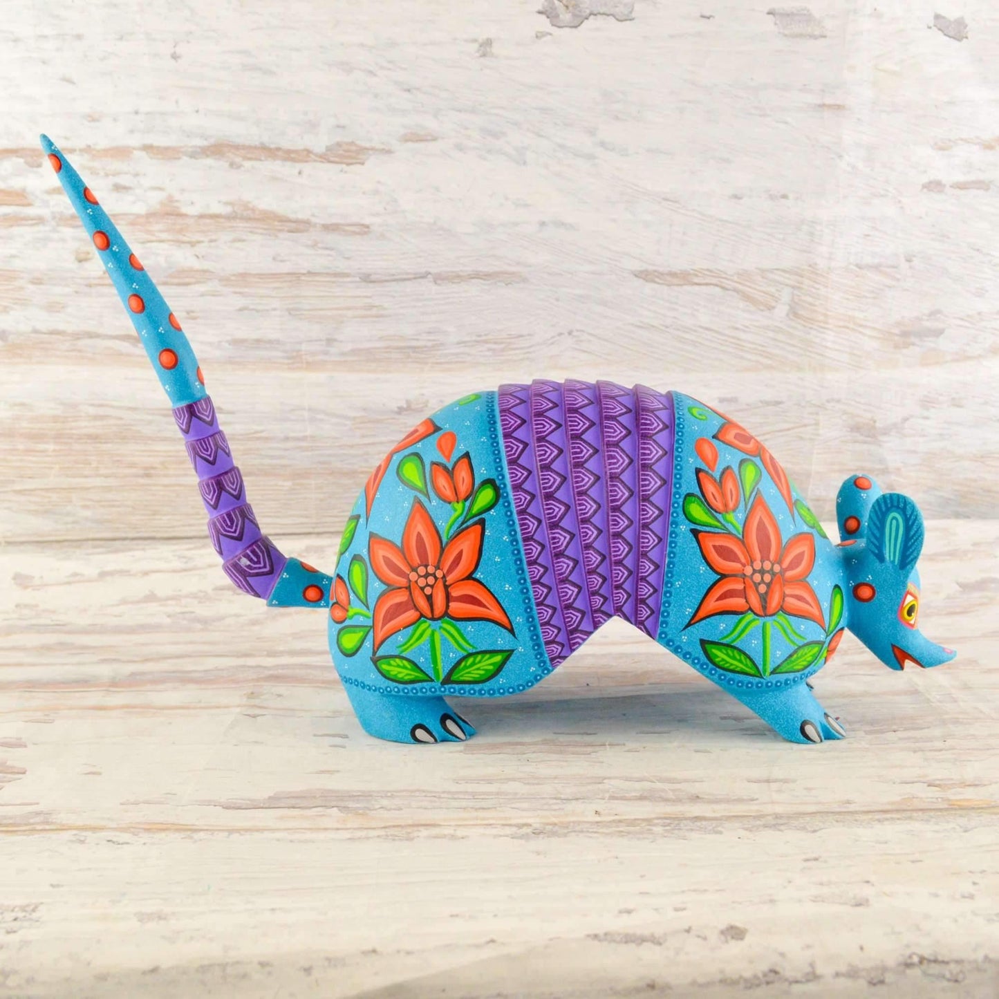 Armadillo Alebrije Oaxacan Wood Carving - Alebrije Huichol Mexican Folk art magiamexica.com
