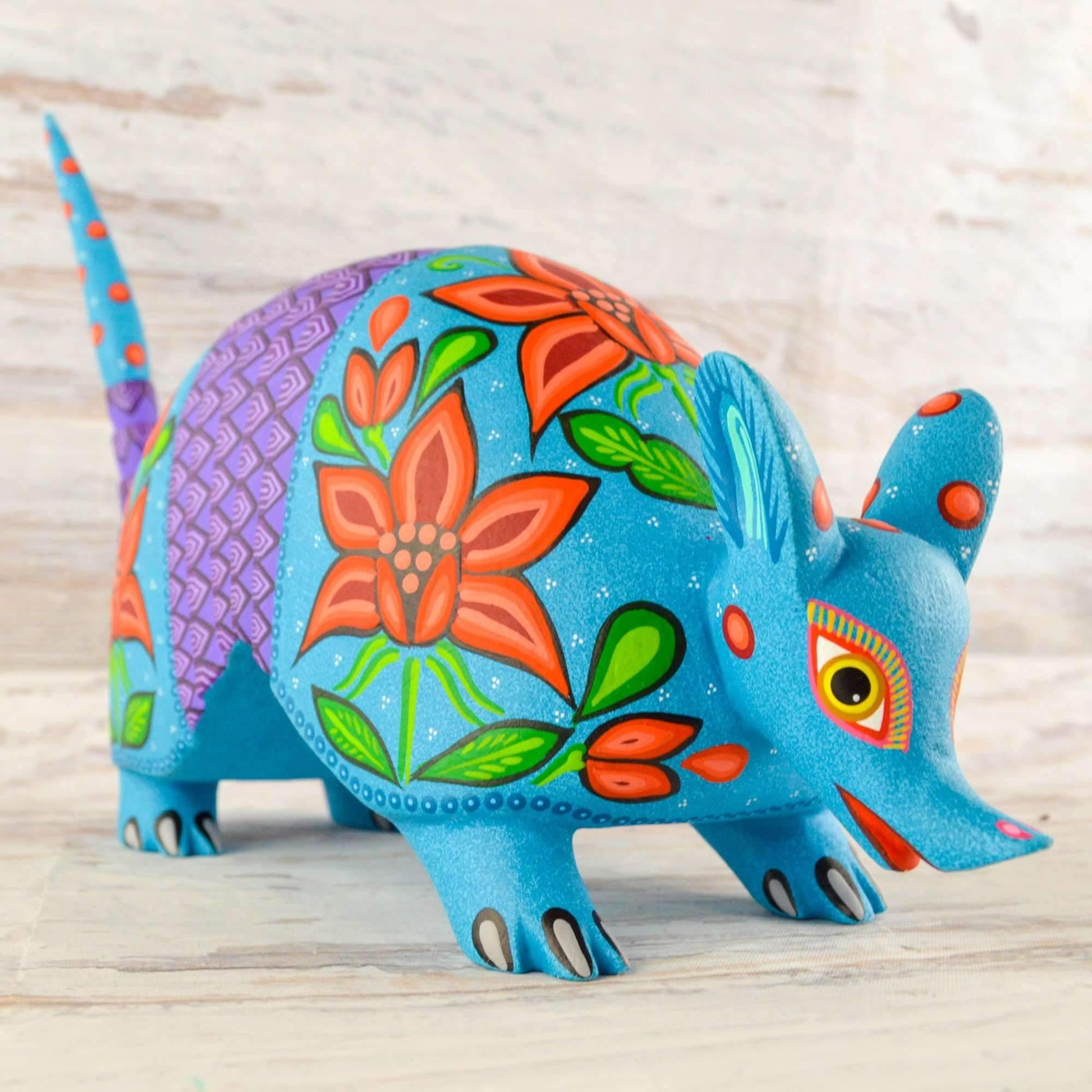 Armadillo Alebrije Oaxacan Wood Carving - Alebrije Huichol Mexican Folk art magiamexica.com