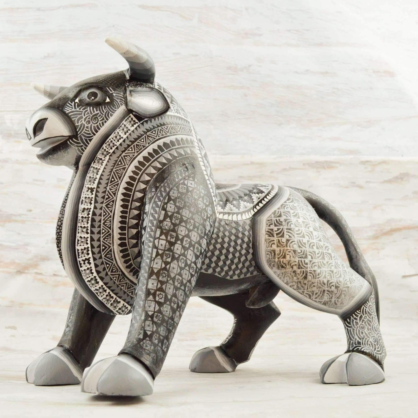 Bull Alebrije Oaxacan Wood Carving - Alebrije Huichol Mexican Folk art magiamexica.com