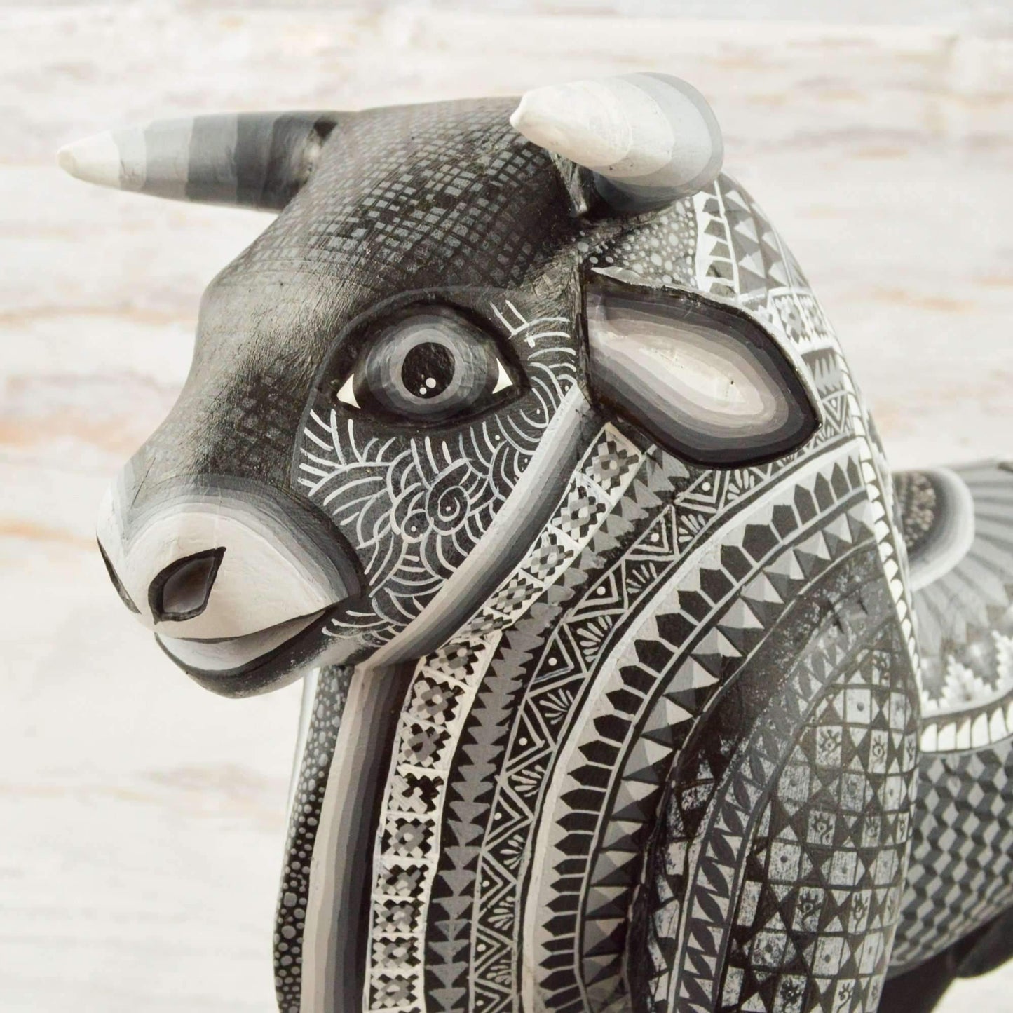 Bull Alebrije Oaxacan Wood Carving - Alebrije Huichol Mexican Folk art magiamexica.com