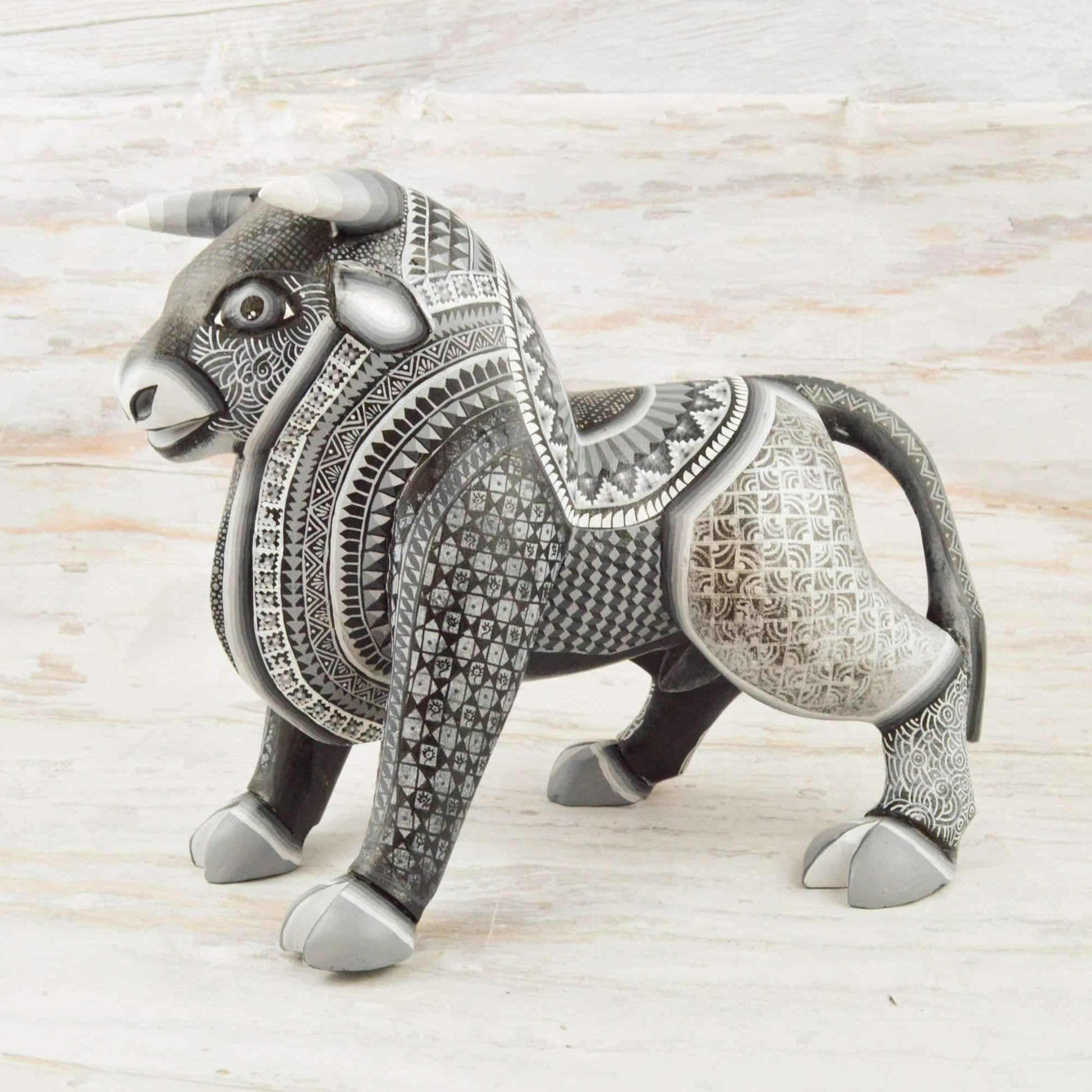 Bull Alebrije Oaxacan Wood Carving - Alebrije Huichol Mexican Folk art magiamexica.com