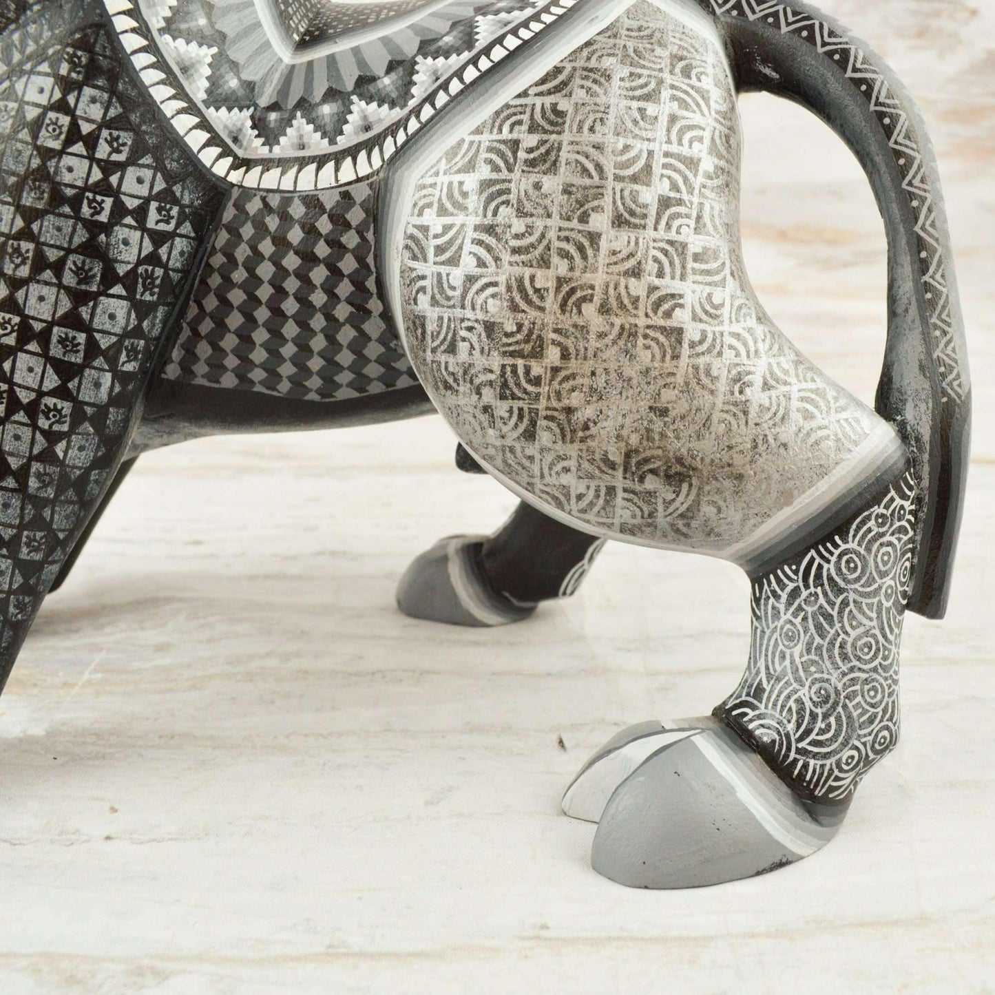 Bull Alebrije Oaxacan Wood Carving - Alebrije Huichol Mexican Folk art magiamexica.com