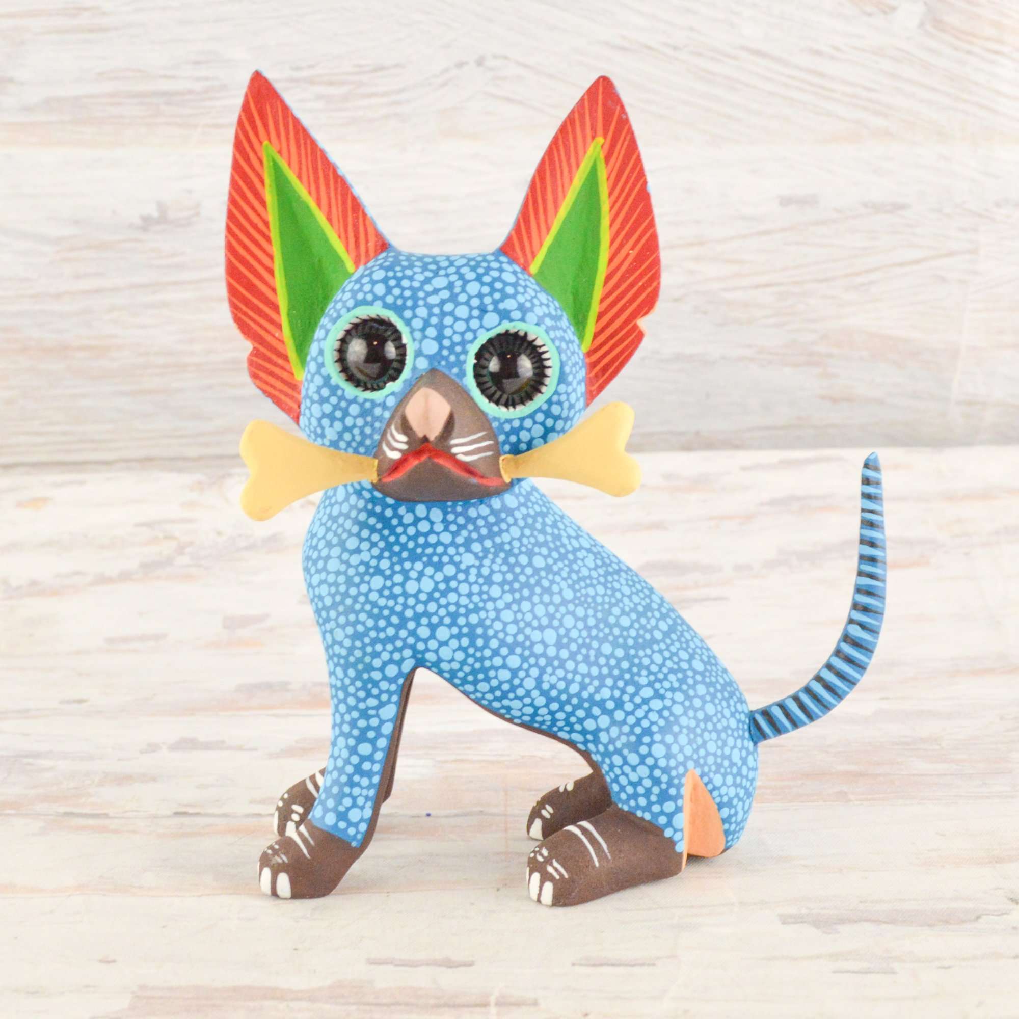 Chihuahua Dog Alebrije Oaxacan Wood Carving - Alebrije Huichol Mexican Folk art magiamexica.com