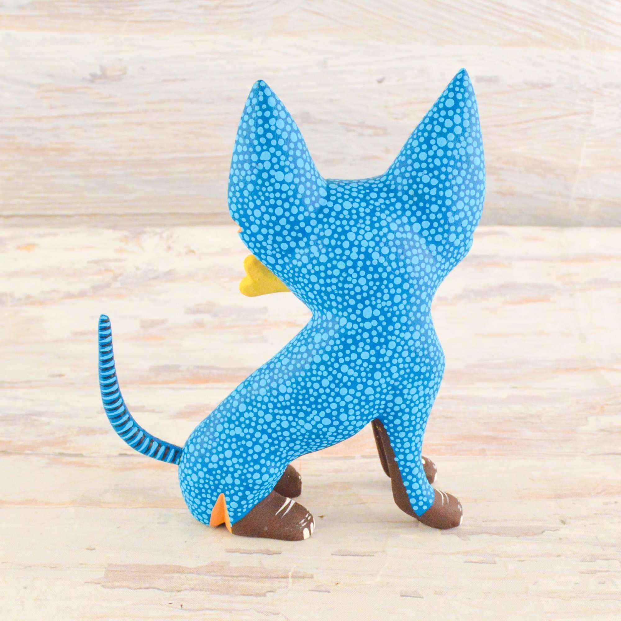 Chihuahua Dog Alebrije Oaxacan Wood Carving - Alebrije Huichol Mexican Folk art magiamexica.com