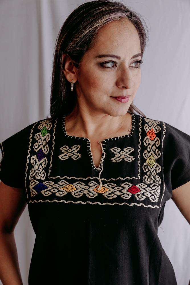 Embroidered Mexican Blouse | Ethnic - Alebrije Huichol Mexican Folk art magiamexica.com