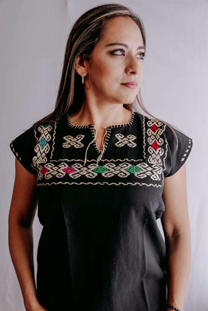 Embroidered Mexican Blouse | Ethnic - Alebrije Huichol Mexican Folk art magiamexica.com