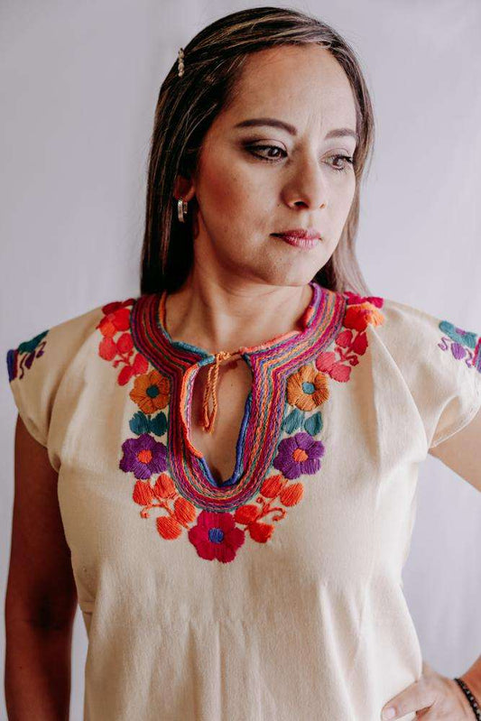 Embroidered Mexican Blouse | Flowers - Alebrije Huichol Mexican Folk art magiamexica.com