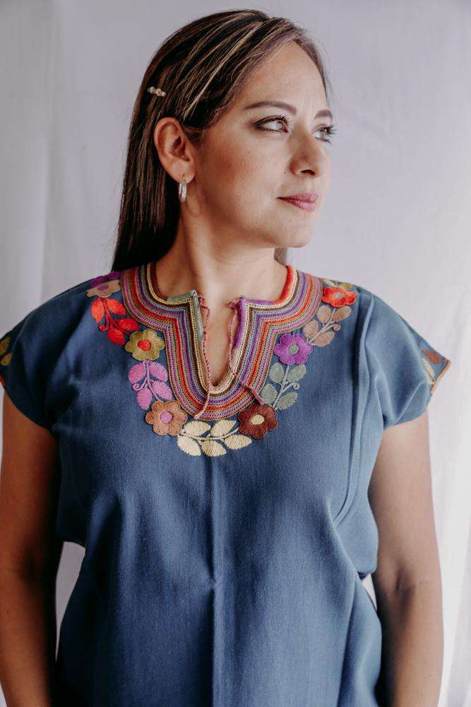 Embroidered Mexican Blouse | Flowers - Alebrije Huichol Mexican Folk art magiamexica.com