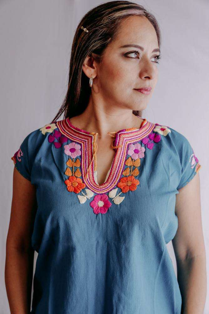 Embroidered Mexican Blouse | Flowers - Alebrije Huichol Mexican Folk art magiamexica.com