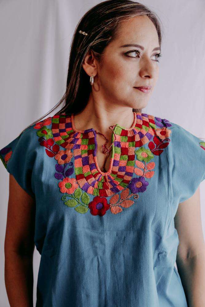 Embroidered Mexican Blouse | Flowers - Alebrije Huichol Mexican Folk art magiamexica.com