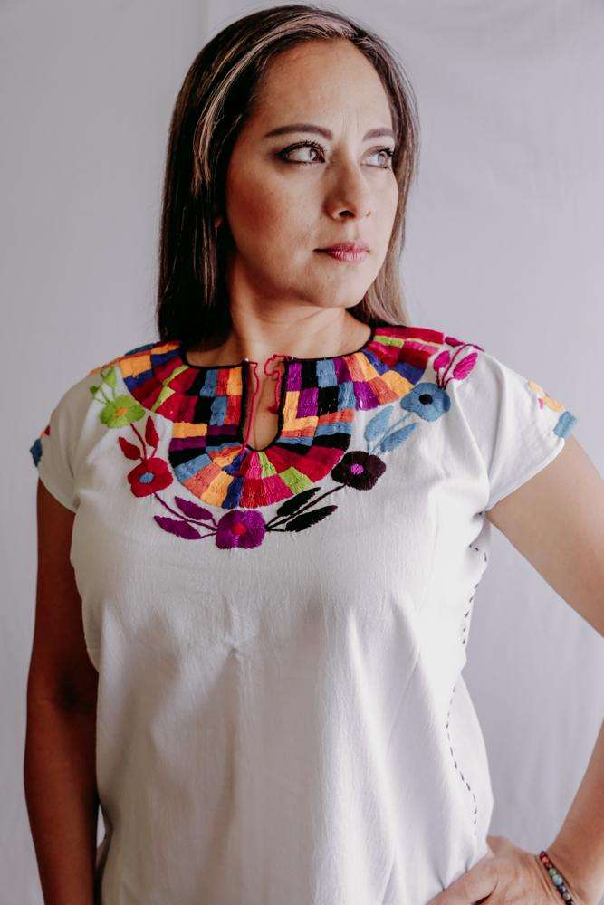 Embroidered Mexican Blouse | Flowers - Alebrije Huichol Mexican Folk art magiamexica.com