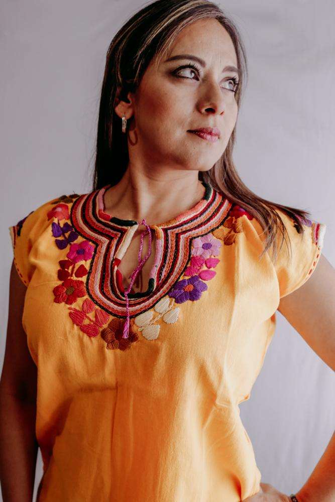 Embroidered Mexican Blouse | Flowers - Alebrije Huichol Mexican Folk art magiamexica.com