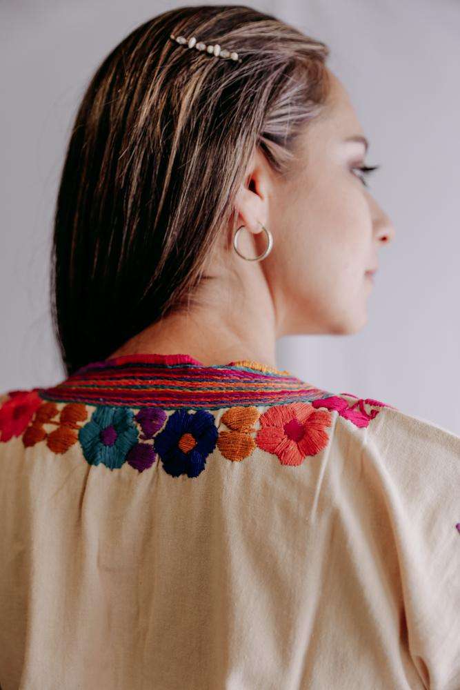Embroidered Mexican Blouse | Flowers - Alebrije Huichol Mexican Folk art magiamexica.com