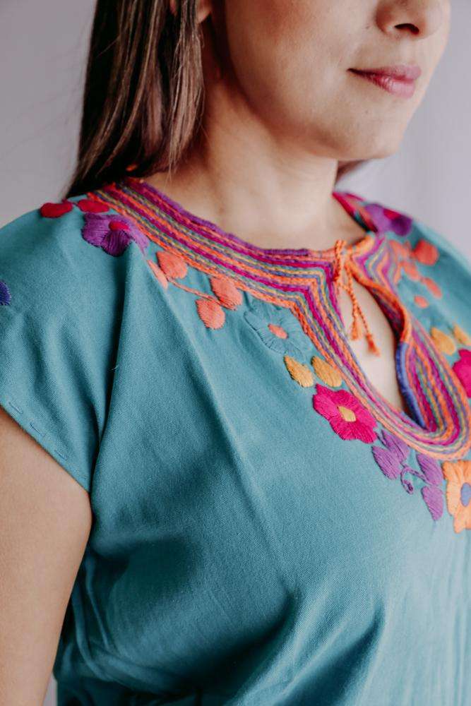 Embroidered Mexican Blouse | Flowers - Alebrije Huichol Mexican Folk art magiamexica.com