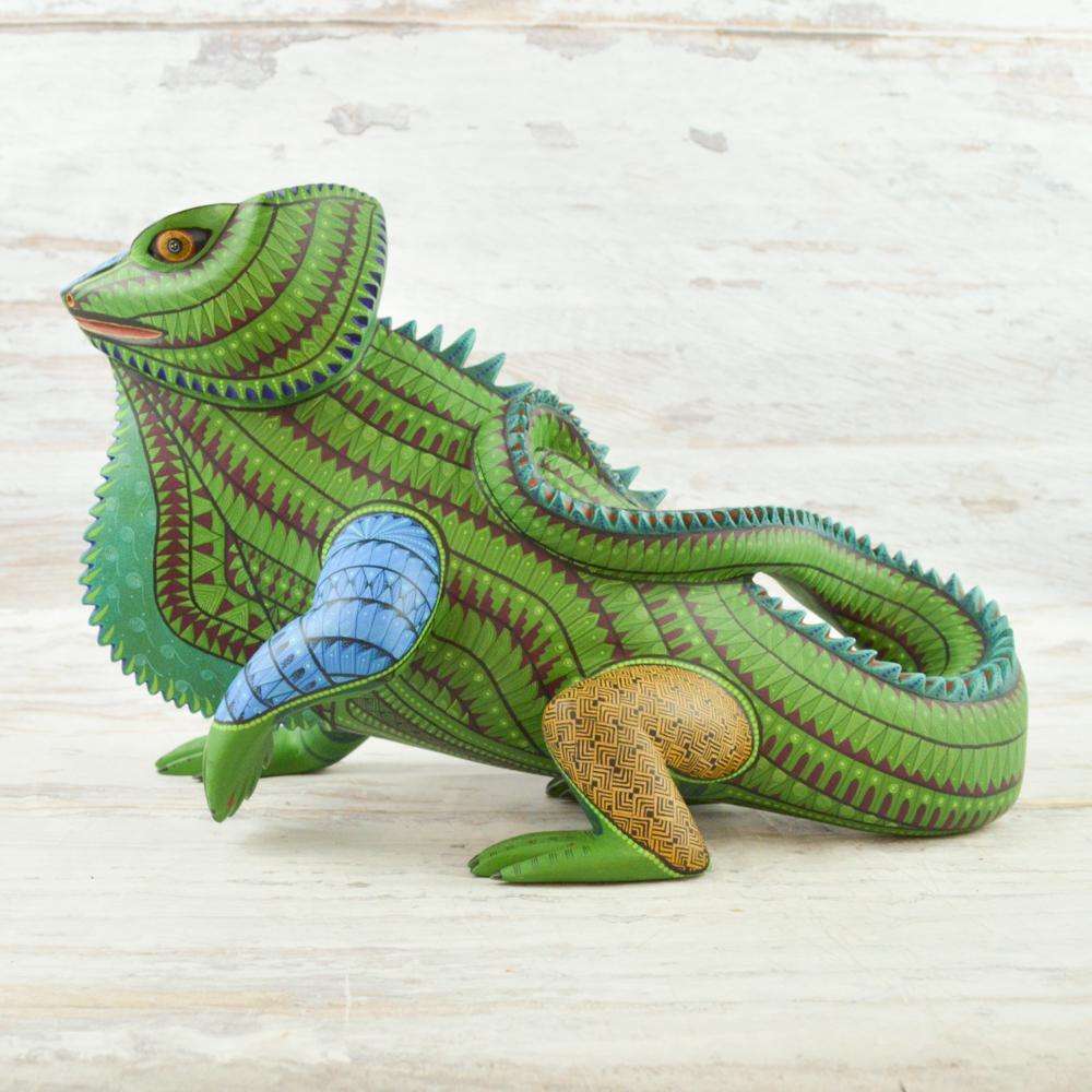 Iguana #15 Alebrije Oaxacan Wood Carving - Alebrije Huichol Mexican Folk art magiamexica.com