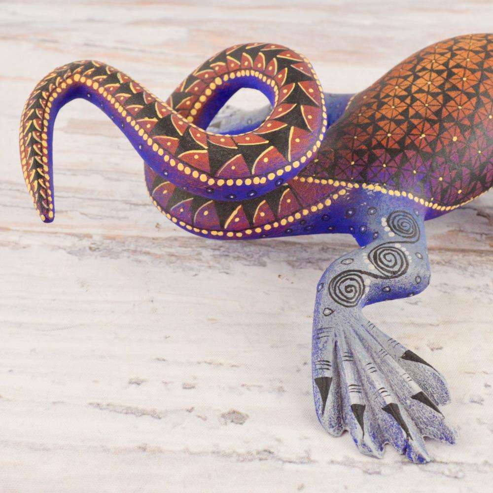 Iguana Alebrije Oaxacan Wood Carving - Alebrije Huichol Mexican Folk art magiamexica.com