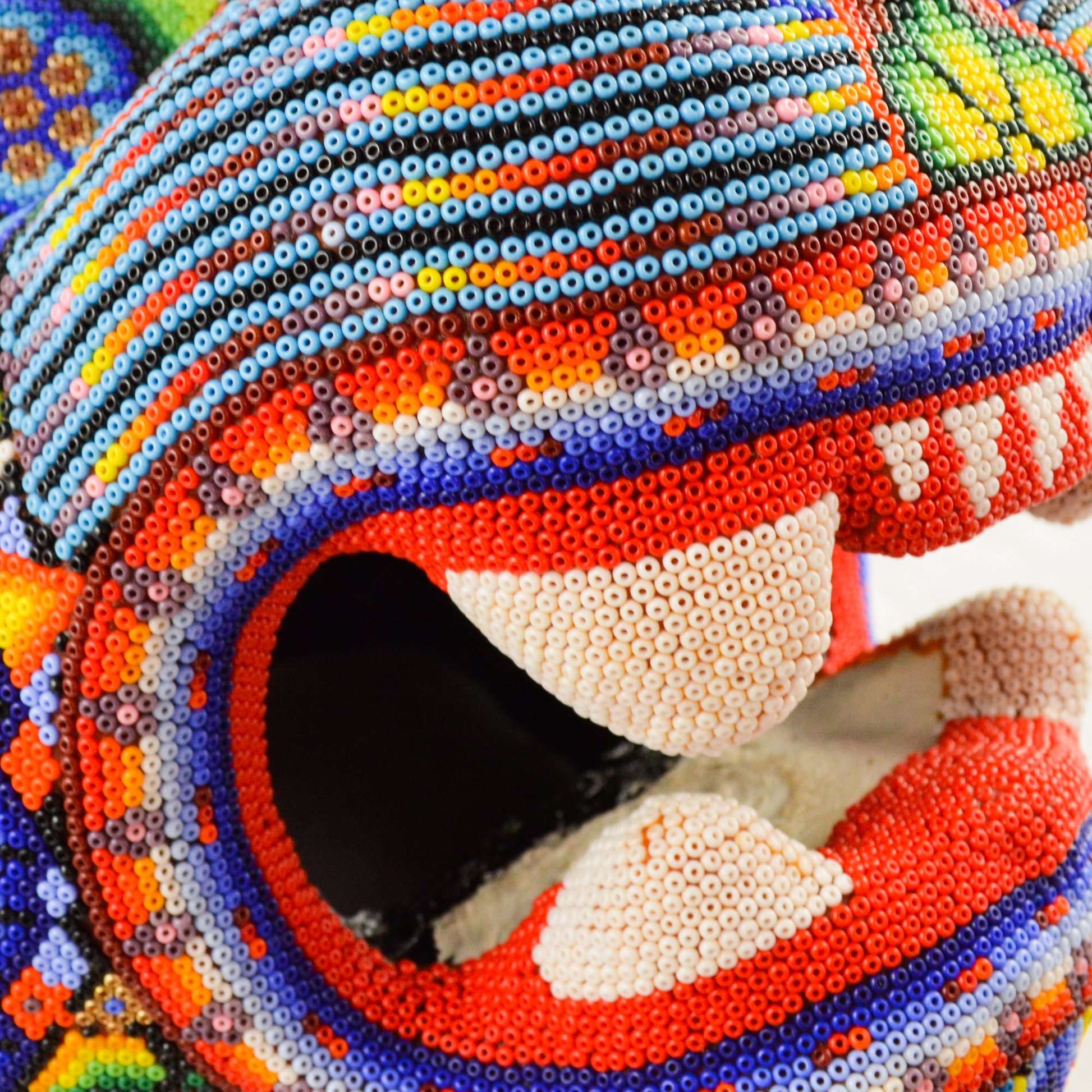 Jaguar Head Huichol Art - Alebrije Huichol Mexican Folk art magiamexica.com