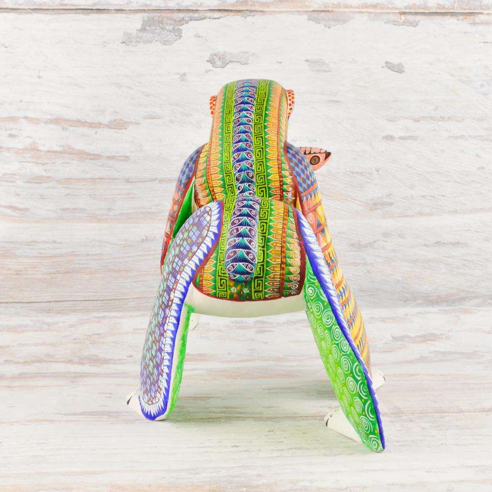 Polar Bear Alebrije Oaxacan Wood Carving - Alebrije Huichol Mexican Folk art magiamexica.com