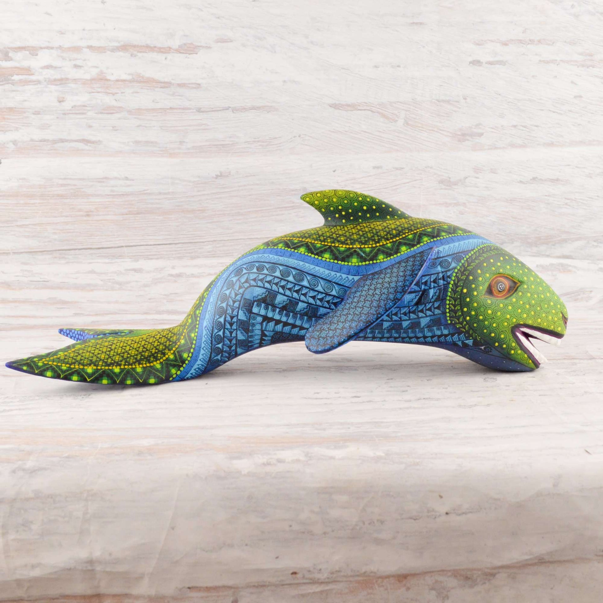 Shark Alebrije Oaxacan Wood Carving - Alebrije Huichol Mexican Folk art magiamexica.com