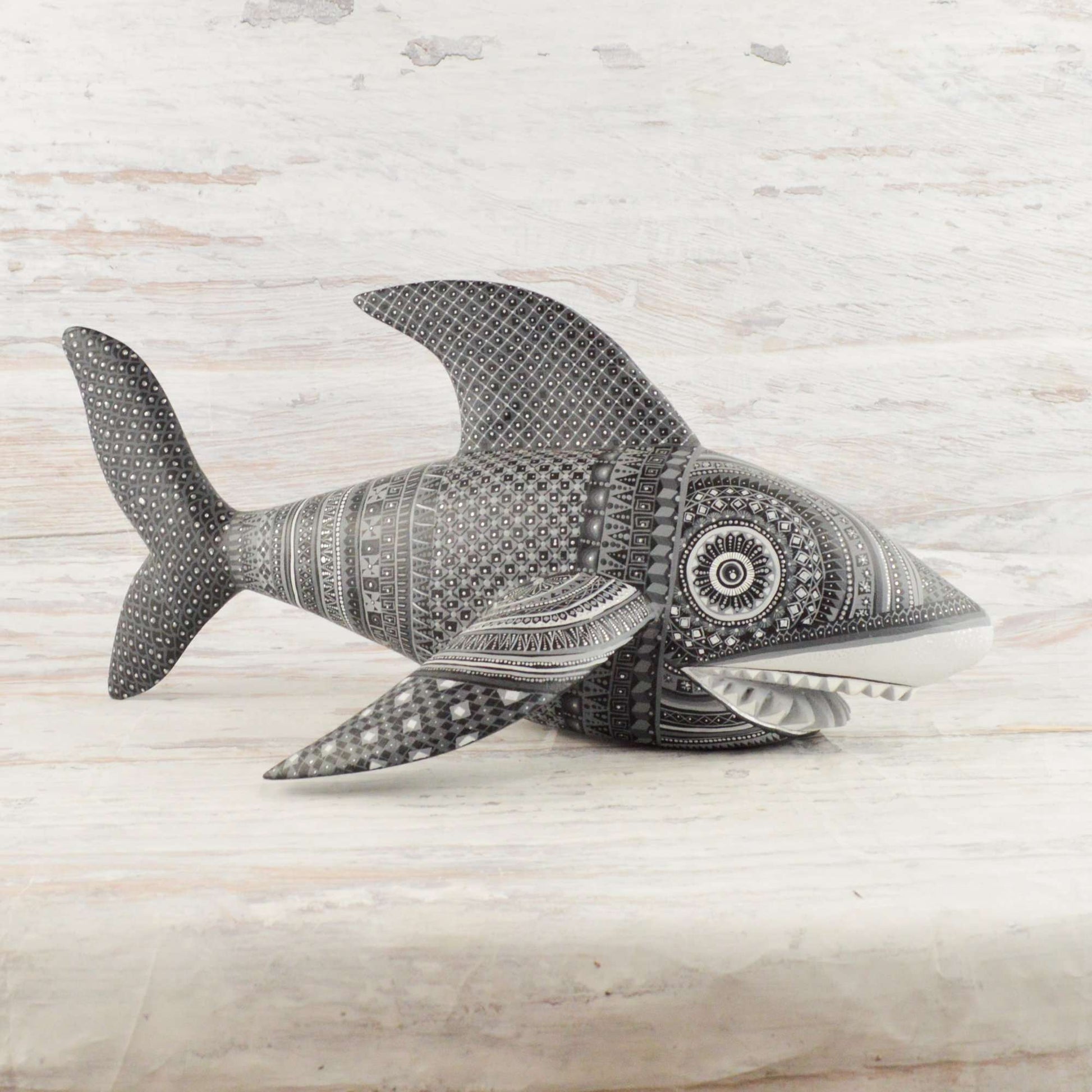 Shark Alebrije Oaxacan Wood Carving - Alebrije Huichol Mexican Folk art magiamexica.com