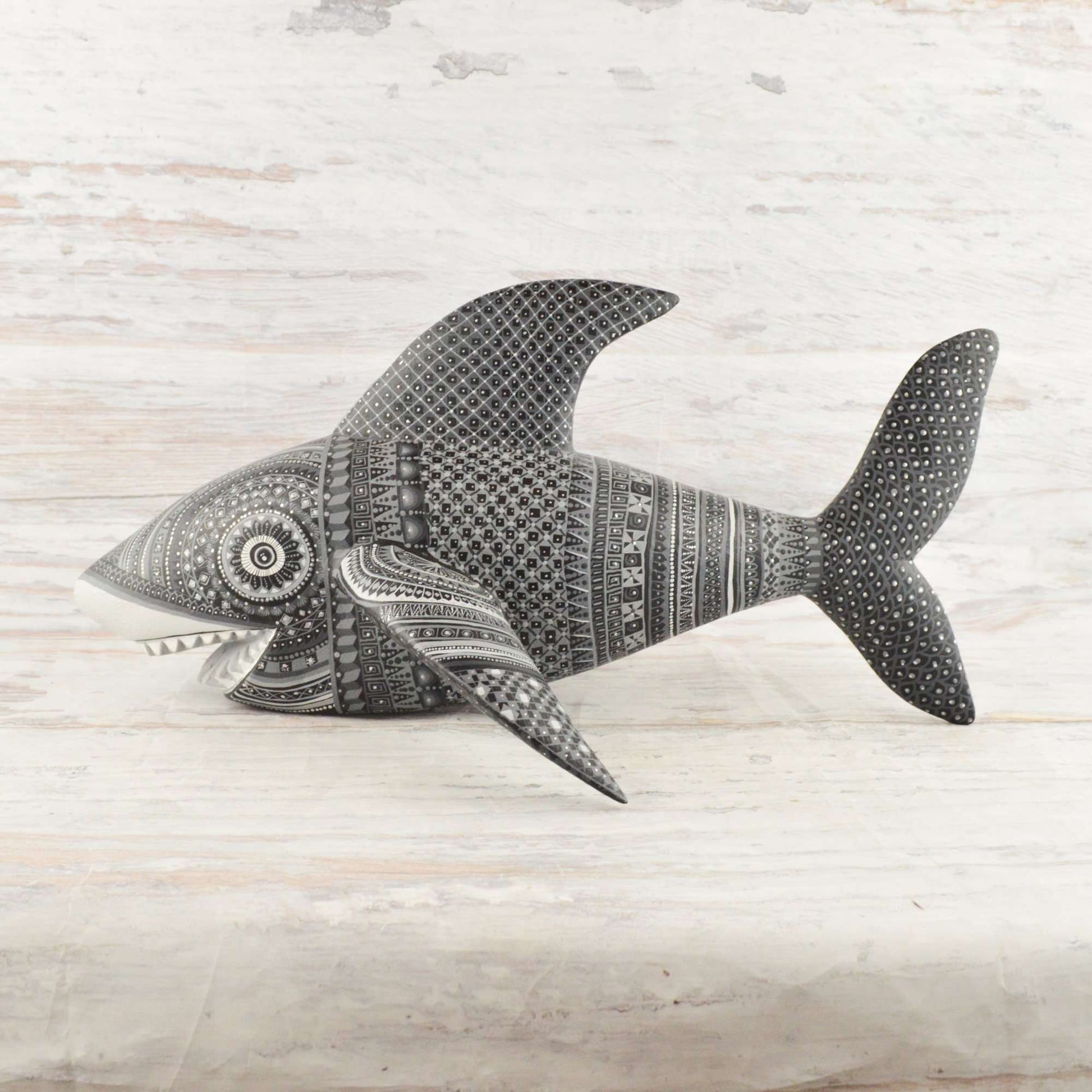Shark Alebrije Oaxacan Wood Carving - Alebrije Huichol Mexican Folk art magiamexica.com