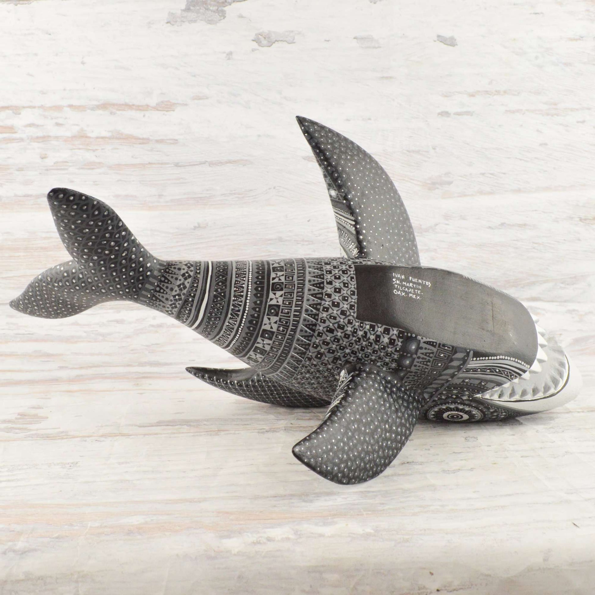 Shark Alebrije Oaxacan Wood Carving - Alebrije Huichol Mexican Folk art magiamexica.com