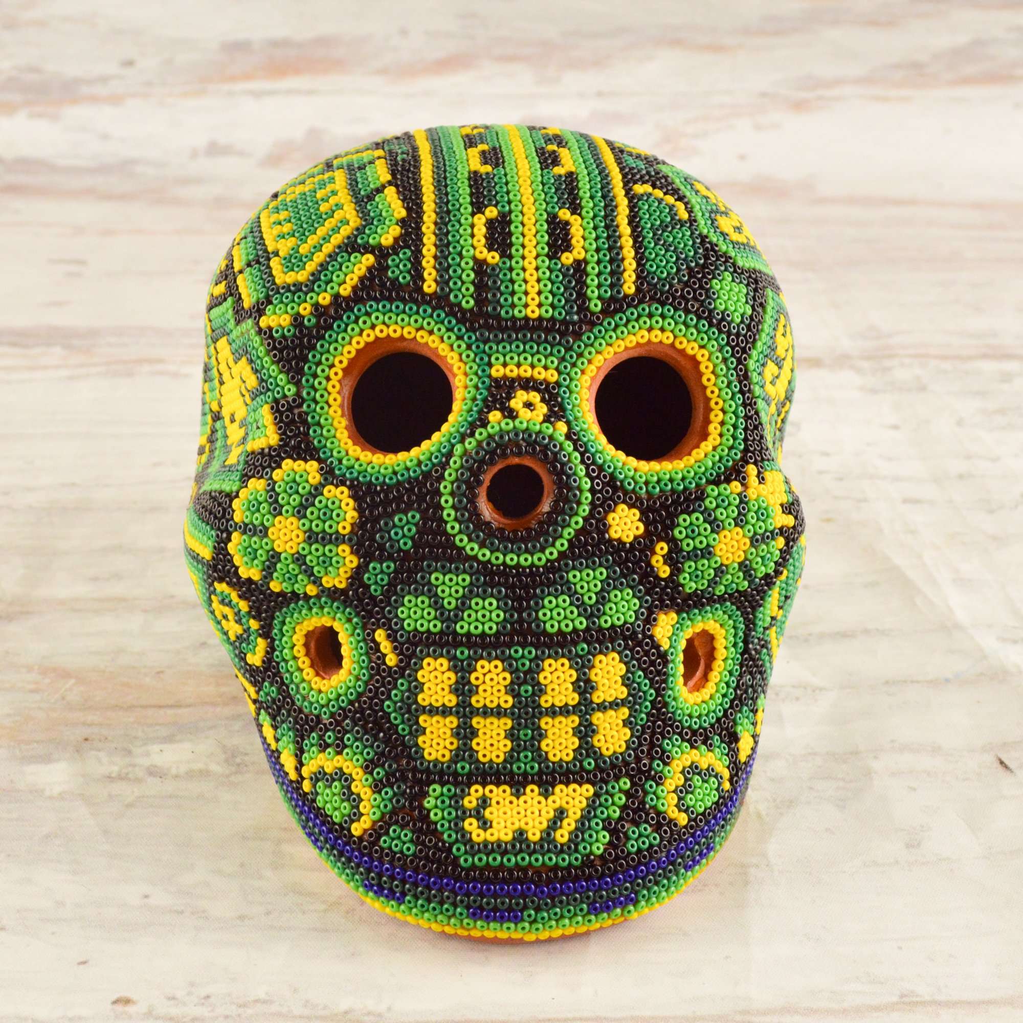 Skull Huichol Art - Alebrije Huichol Mexican Folk art magiamexica.com