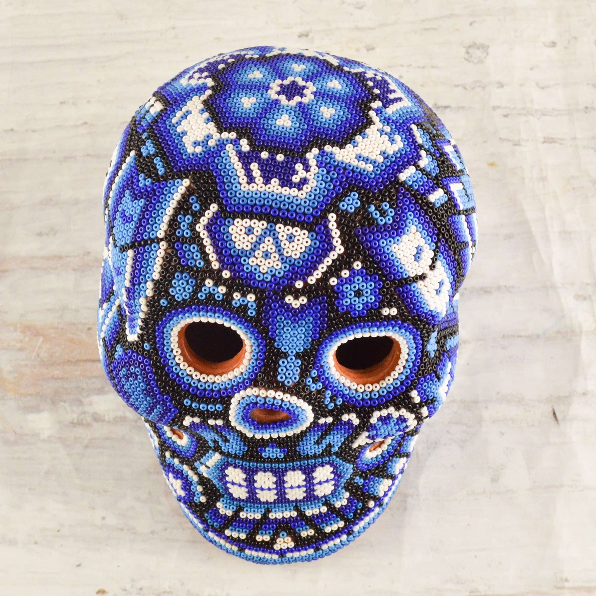 Skull Huichol Art - Alebrije Huichol Mexican Folk art magiamexica.com