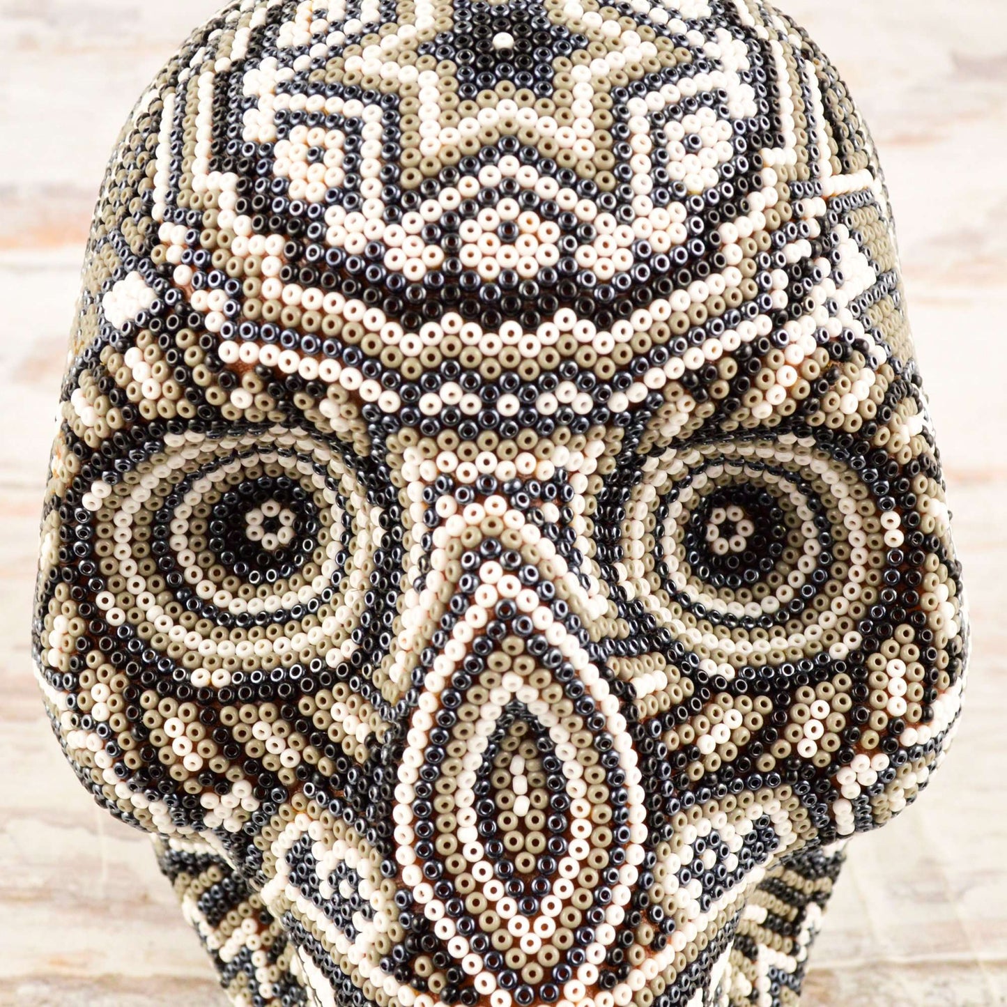 Skull Huichol Art - Alebrije Huichol Mexican Folk art magiamexica.com