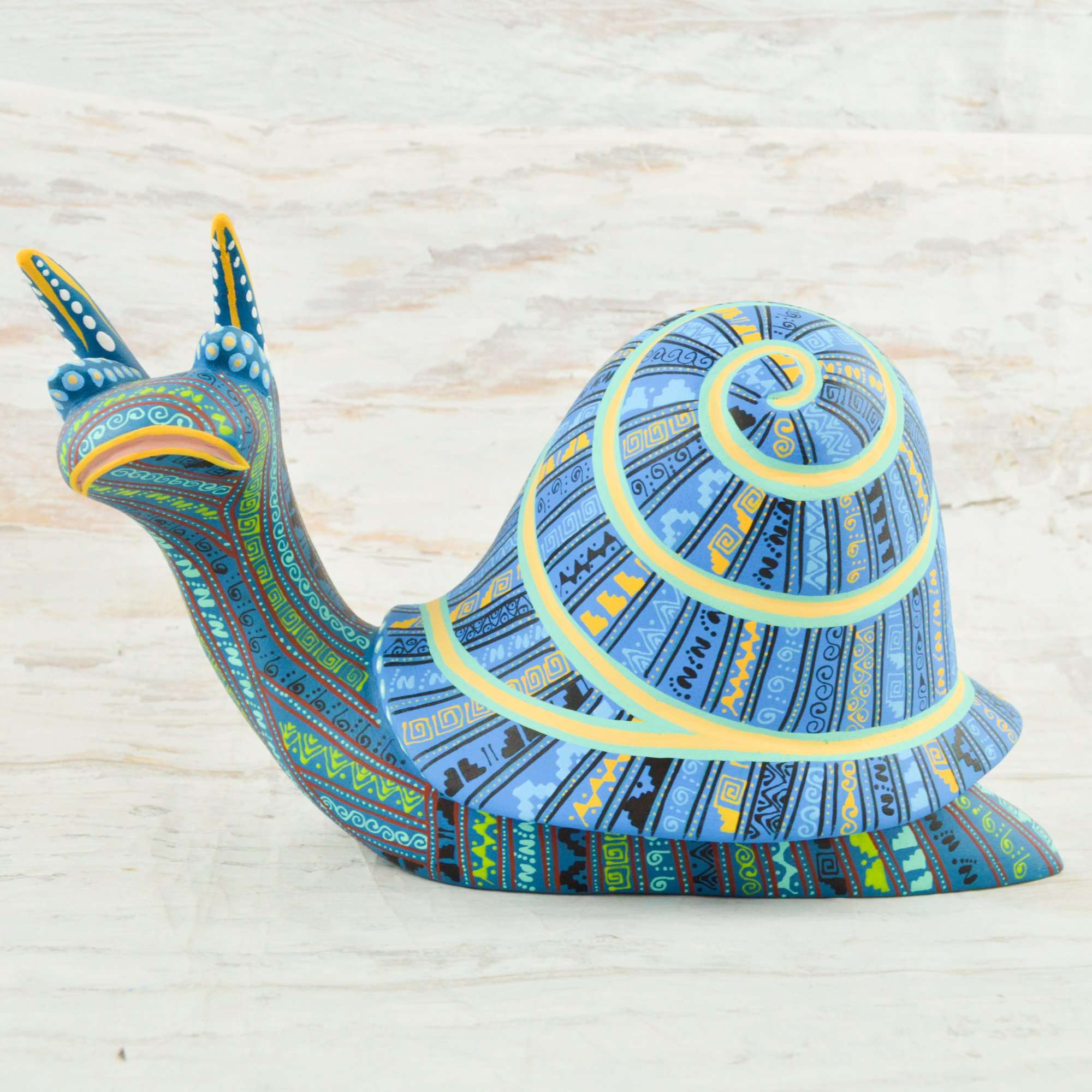 Snail Alebrije Oaxacan Wood Carving - Alebrije Huichol Mexican Folk art magiamexica.com