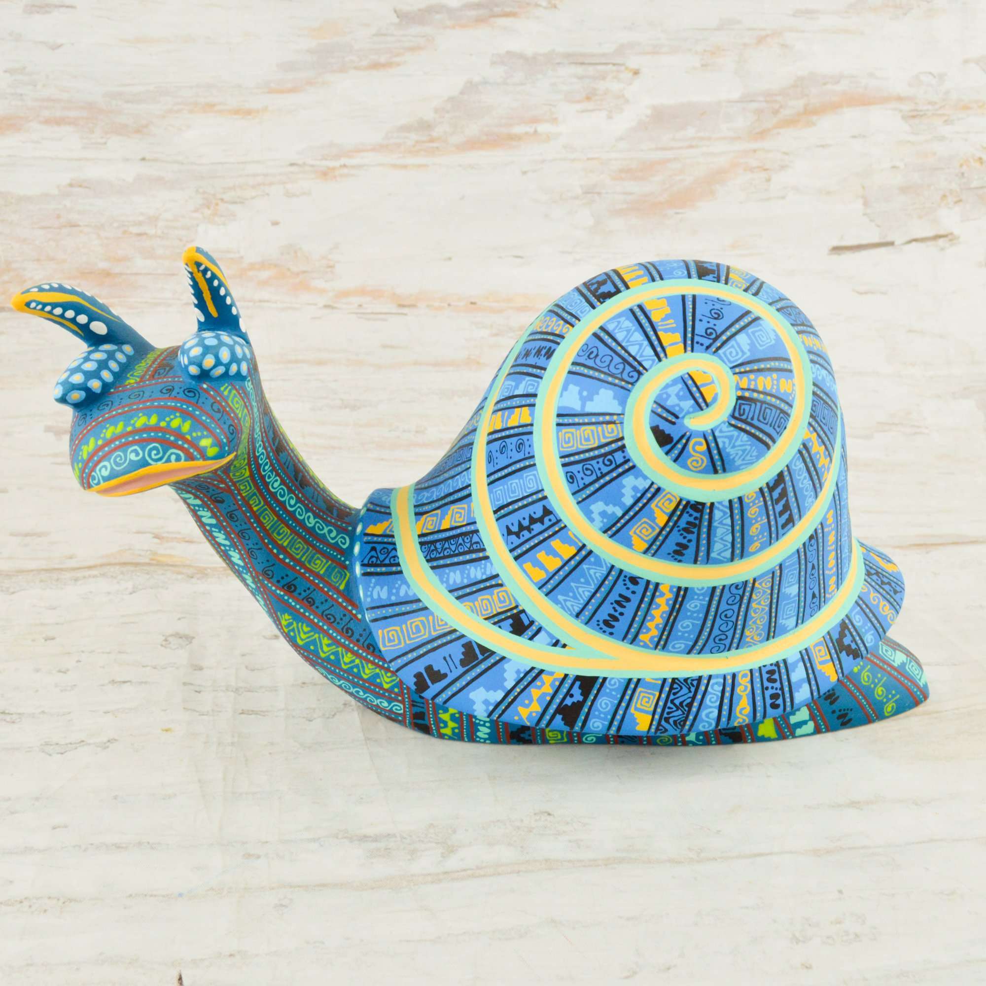 Snail Alebrije Oaxacan Wood Carving - Alebrije Huichol Mexican Folk art magiamexica.com