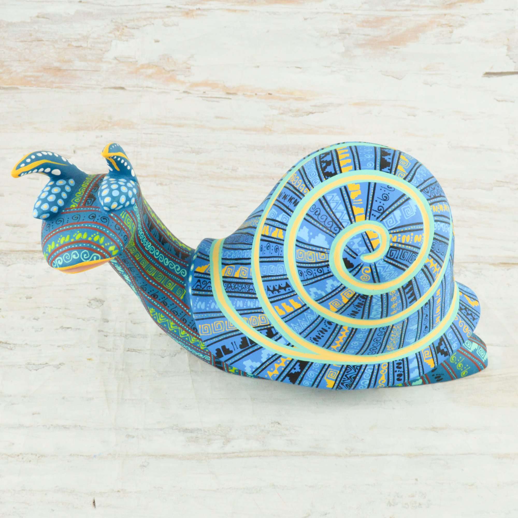 Snail Alebrije Oaxacan Wood Carving - Alebrije Huichol Mexican Folk art magiamexica.com