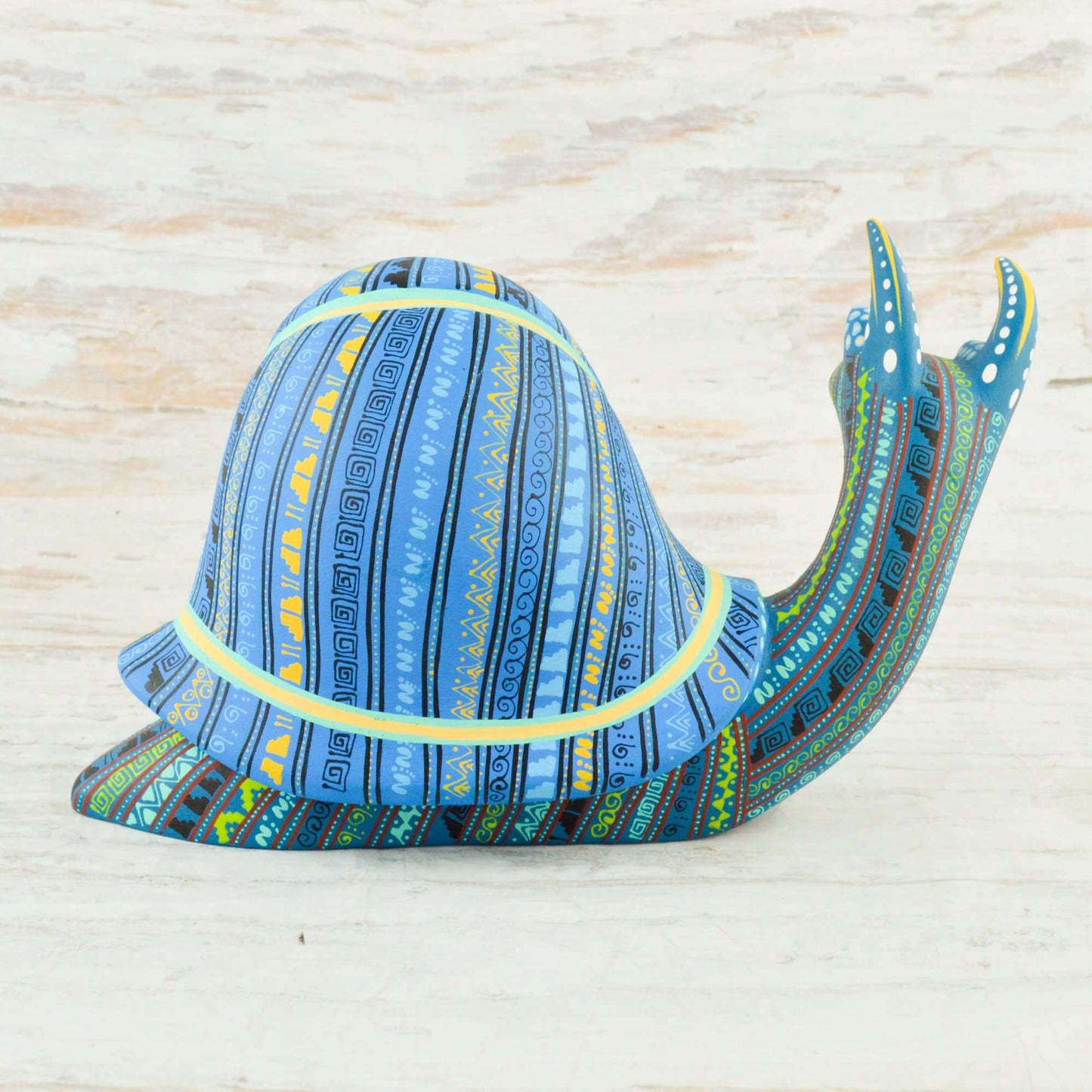 Snail Alebrije Oaxacan Wood Carving - Alebrije Huichol Mexican Folk art magiamexica.com