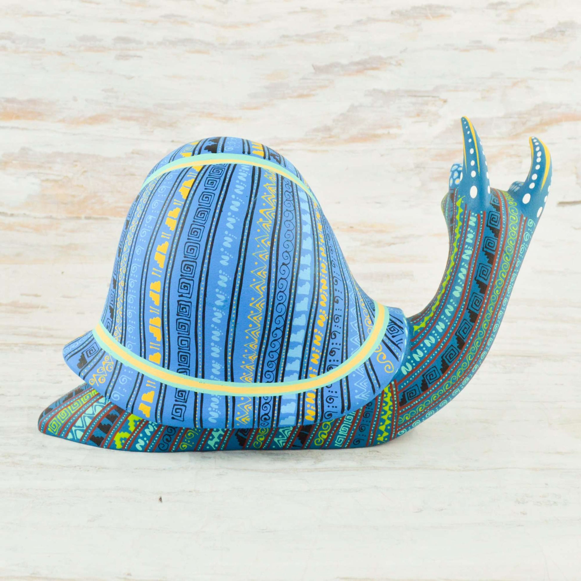 Snail Alebrije Oaxacan Wood Carving - Alebrije Huichol Mexican Folk art magiamexica.com