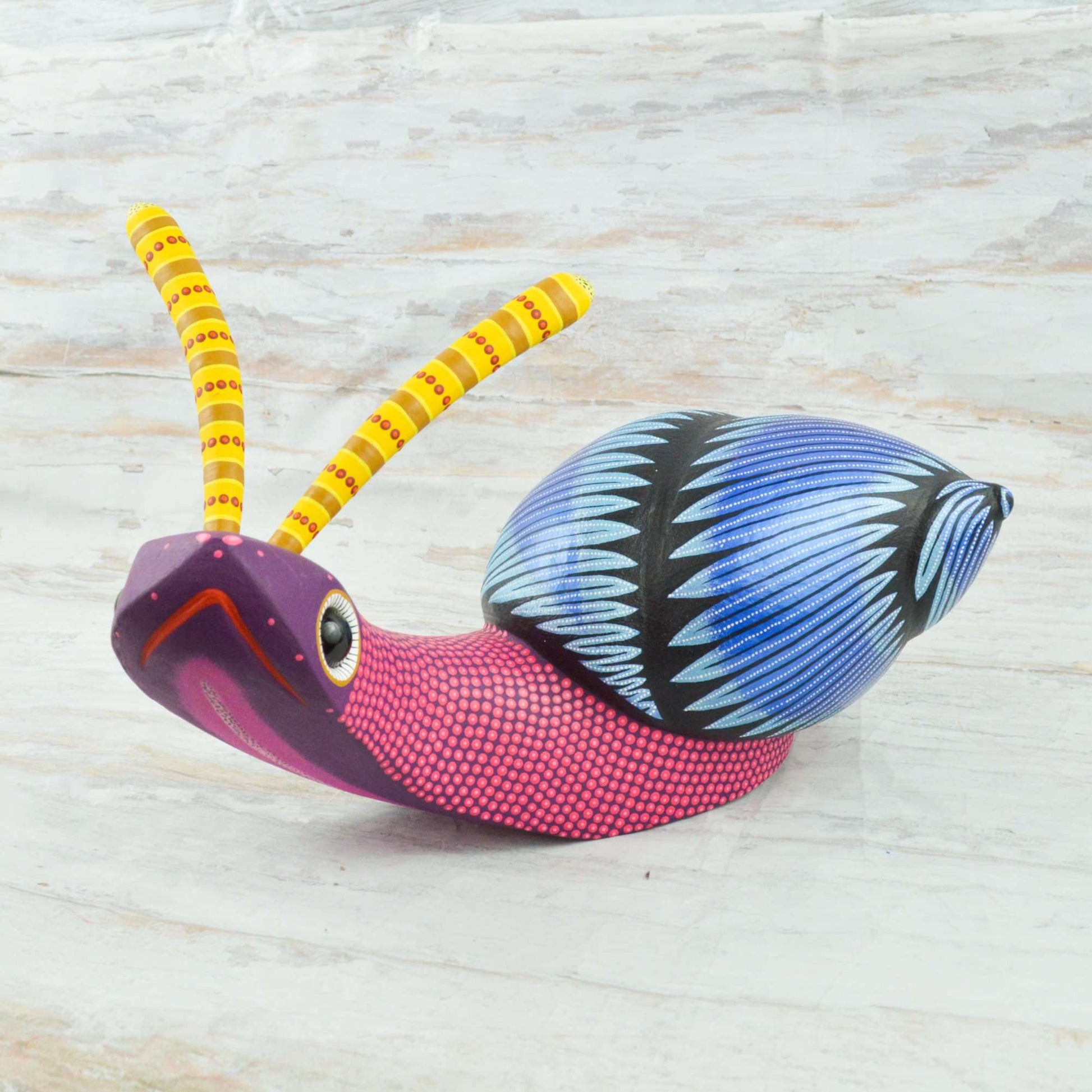 Snail Alebrije Oaxacan Wood Carving - Alebrije Huichol Mexican Folk art magiamexica.com