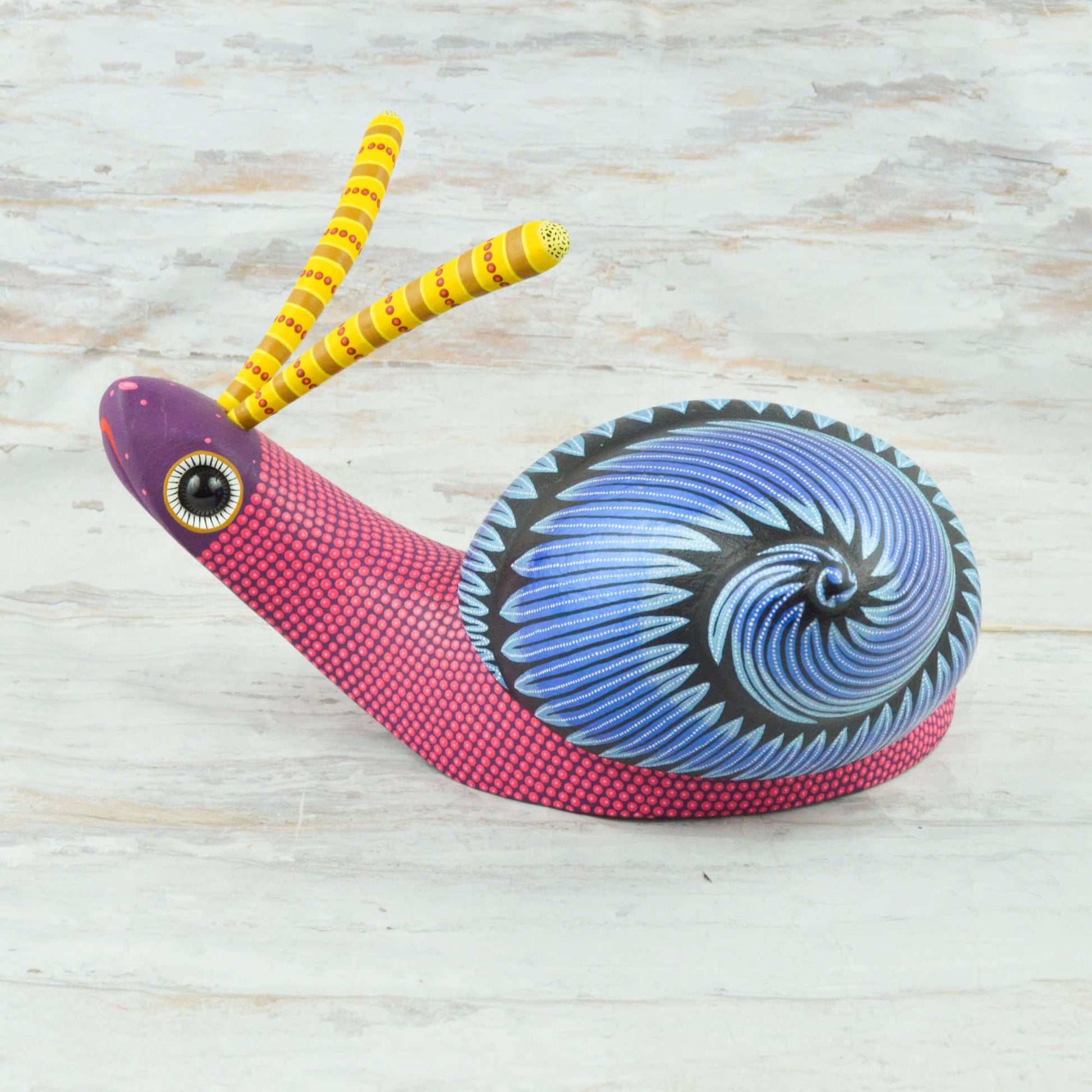 Snail Alebrije Oaxacan Wood Carving - Alebrije Huichol Mexican Folk art magiamexica.com