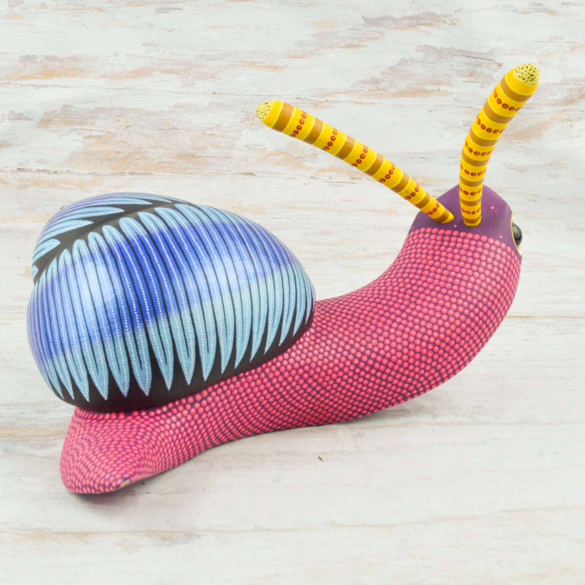 Snail Alebrije Oaxacan Wood Carving - Alebrije Huichol Mexican Folk art magiamexica.com